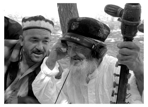 Merkit_Phones1_BW